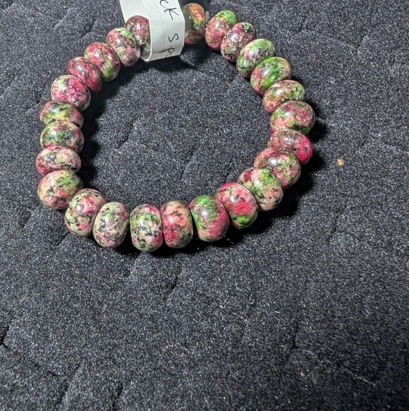 Black Spottel Quartz Earring And Bracelet Set - Picture 3 of 4